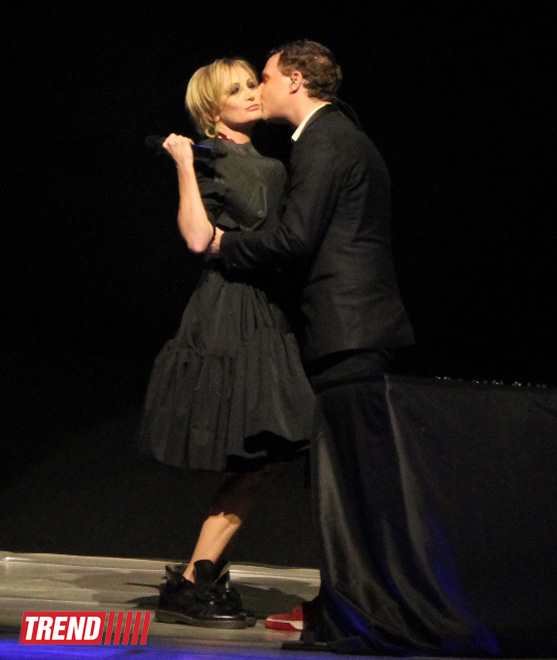 Баку увидел новую Патрисию Каас – озорную и взрывную: потрясающий концерт "Kaas Chante Piaf" (ФОТО)