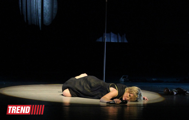 Баку увидел новую Патрисию Каас – озорную и взрывную: потрясающий концерт "Kaas Chante Piaf" (ФОТО)