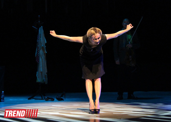 Баку увидел новую Патрисию Каас – озорную и взрывную: потрясающий концерт "Kaas Chante Piaf" (ФОТО)