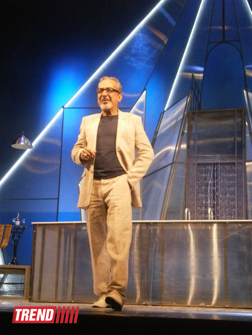 Бакинская русдрама откроет театральный сезон постановкой "В хрустальном дворце" (ФОТО)