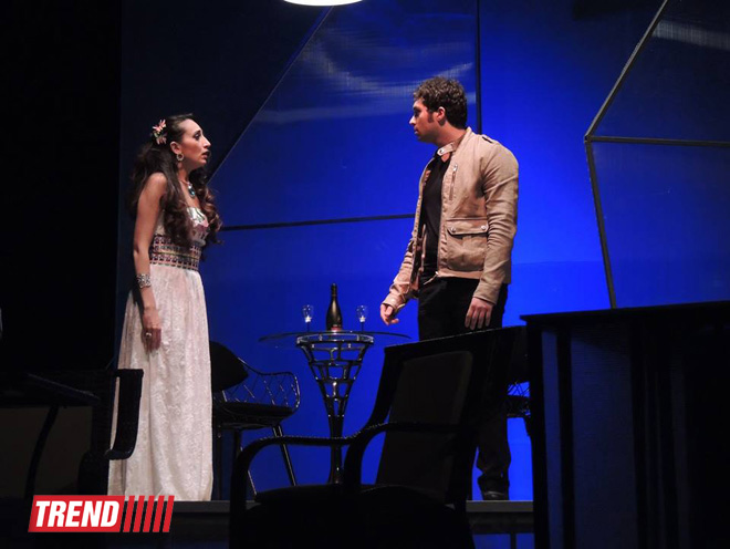 Бакинская русдрама откроет театральный сезон постановкой "В хрустальном дворце" (ФОТО)