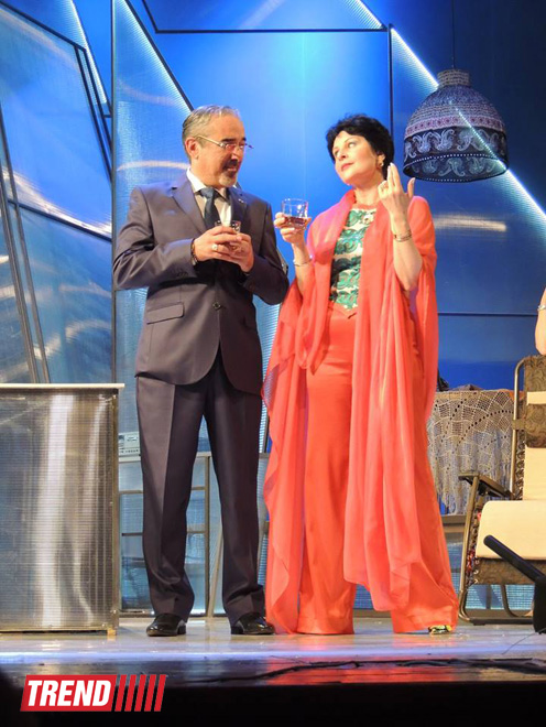 Бакинская русдрама откроет театральный сезон постановкой "В хрустальном дворце" (ФОТО)