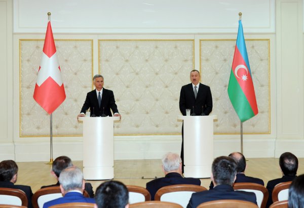 Президенты Азербайджана и Швейцарии выступили с заявлениями для печати (ФОТО)