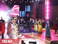 Нури Охлаждающий и Джейн представили в Баку красочное шоу "Скажи, что люблю" (ФОТО)