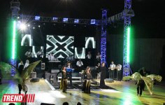 Нури Охлаждающий и Джейн представили в Баку красочное шоу "Скажи, что люблю" (ФОТО)