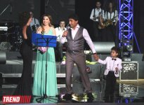 Нури Охлаждающий и Джейн представили в Баку красочное шоу "Скажи, что люблю" (ФОТО)