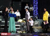 Нури Охлаждающий и Джейн представили в Баку красочное шоу "Скажи, что люблю" (ФОТО)