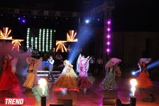 Нури Охлаждающий и Джейн представили в Баку красочное шоу "Скажи, что люблю" (ФОТО)