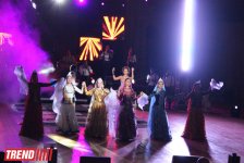 Нури Охлаждающий и Джейн представили в Баку красочное шоу "Скажи, что люблю" (ФОТО)