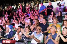 Нури Охлаждающий и Джейн представили в Баку красочное шоу "Скажи, что люблю" (ФОТО)