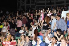 Нури Охлаждающий и Джейн представили в Баку красочное шоу "Скажи, что люблю" (ФОТО)