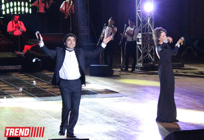 Нури Охлаждающий и Джейн представили в Баку красочное шоу "Скажи, что люблю" (ФОТО)