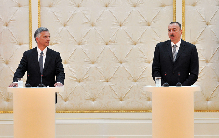 Президенты Азербайджана и Швейцарии выступили с заявлениями для печати (ФОТО)