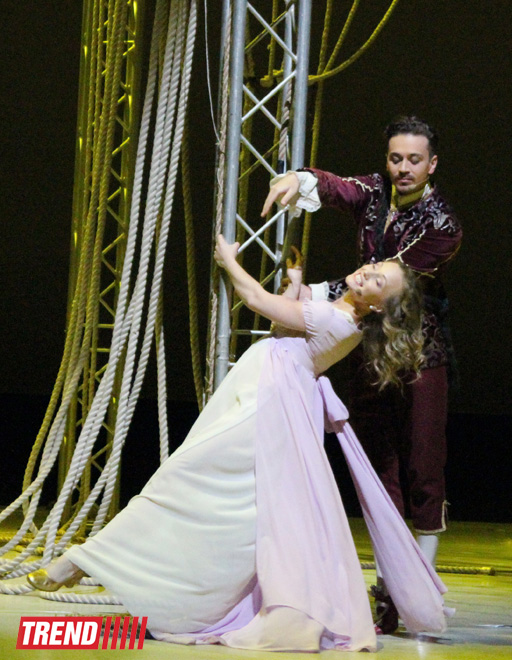 Театр Рыбникова представил в Баку потрясающую рок-оперу "Юнона и Авось" (ФОТО)