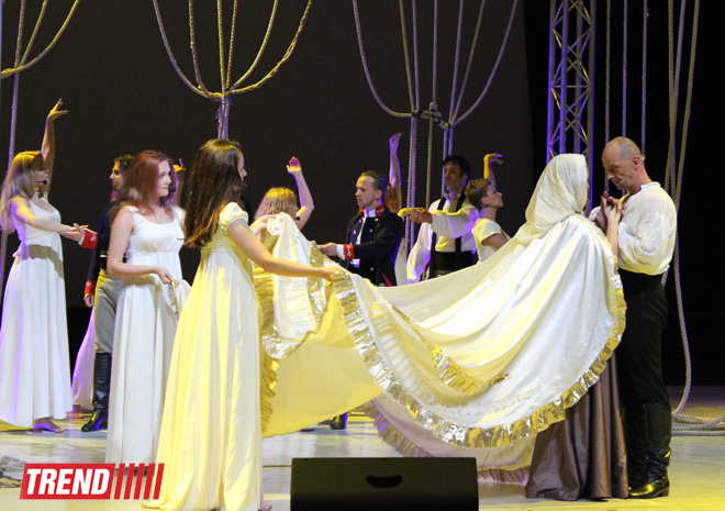 Театр Рыбникова представил в Баку потрясающую рок-оперу "Юнона и Авось" (ФОТО)