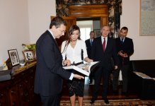 Первая леди Азербайджана встретилась с мэром Рима (ФОТО)