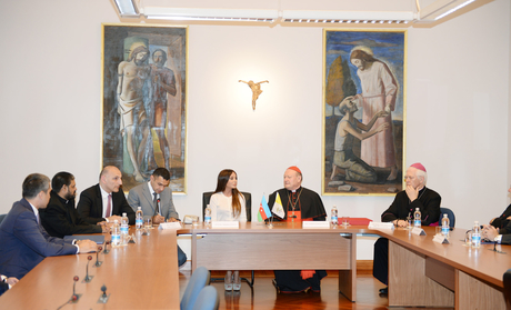 Первая леди Азербайджана встретилась с председателем Папской комиссии по священной археологии (ФОТО)