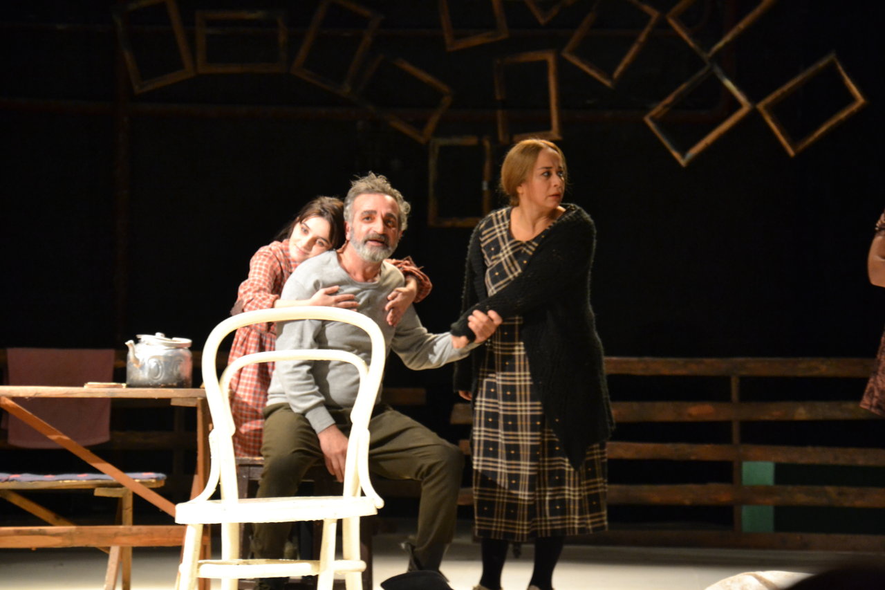 Актер ТЮЗа Гурбан Исмайлов удостоен премии "Хумай" (ФОТО)