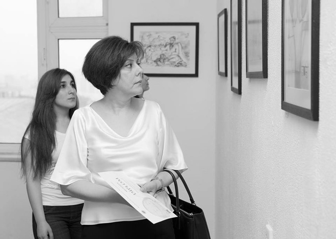 В Баку прошла выставка учеников художественной школы Arts School "Мир красок" (ФОТО)