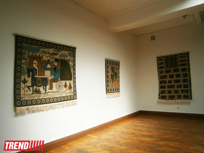 Выставка художника Айдына Раджабова: традиции и современные направления коврового искусства (ФОТО)