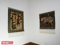 Выставка художника Айдына Раджабова: традиции и современные направления коврового искусства (ФОТО)