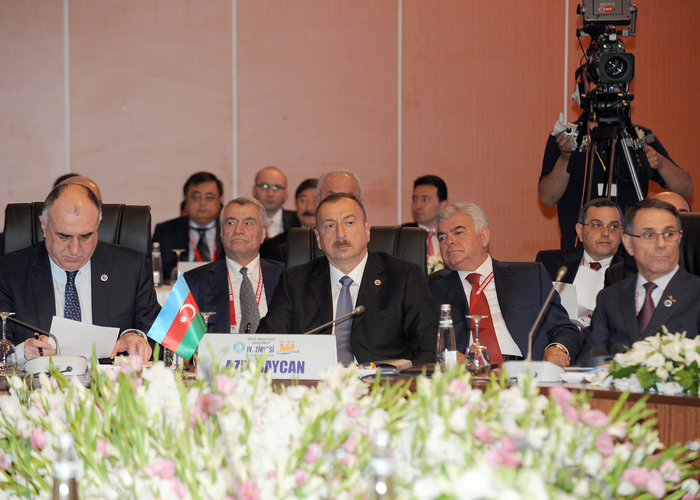 Президент Ильхам Алиев: На определенном этапе Совет сотрудничества тюркоязычных государств должен подумать о создании совместного инвестиционного фонда (ФОТО)