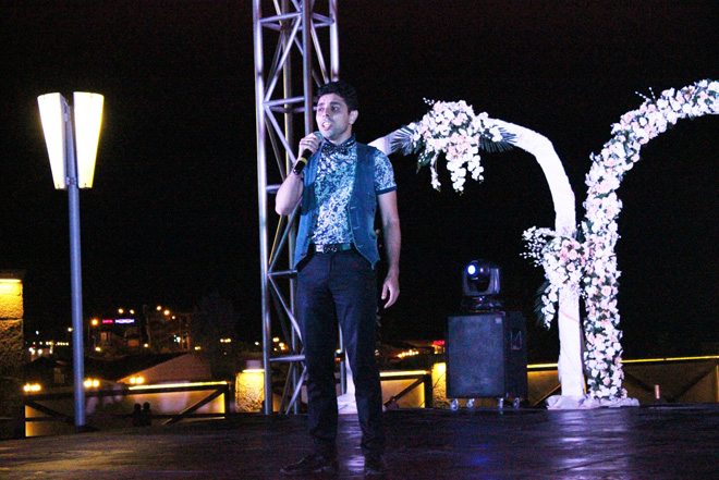 На берегу Каспия прошел финал конкурса красоты "Мисс Азербайджан 2014" (ФОТО)