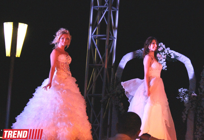 На берегу Каспия прошел финал конкурса красоты "Мисс Азербайджан 2014" (ФОТО)