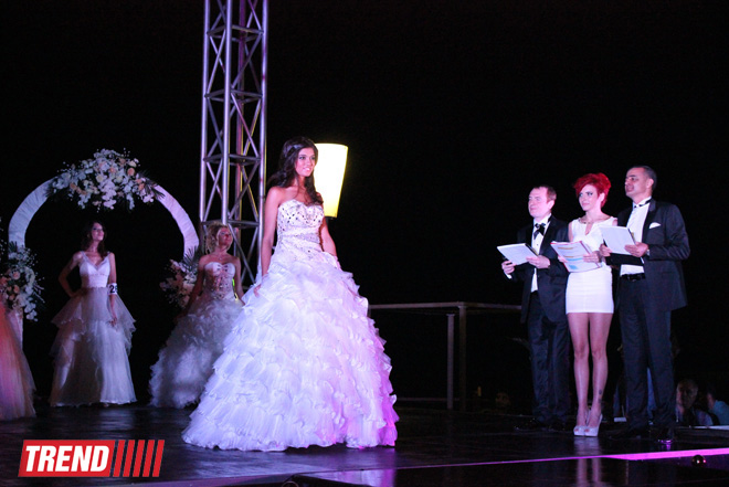 На берегу Каспия прошел финал конкурса красоты "Мисс Азербайджан 2014" (ФОТО)
