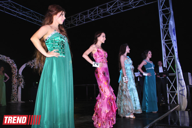 На берегу Каспия прошел финал конкурса красоты "Мисс Азербайджан 2014" (ФОТО)