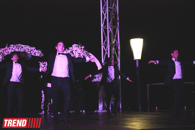 На берегу Каспия прошел финал конкурса красоты "Мисс Азербайджан 2014" (ФОТО)