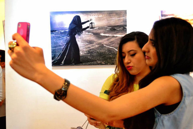 В Баку открылась выставка Семры Ахундовой "Невидимый" (ФОТО)