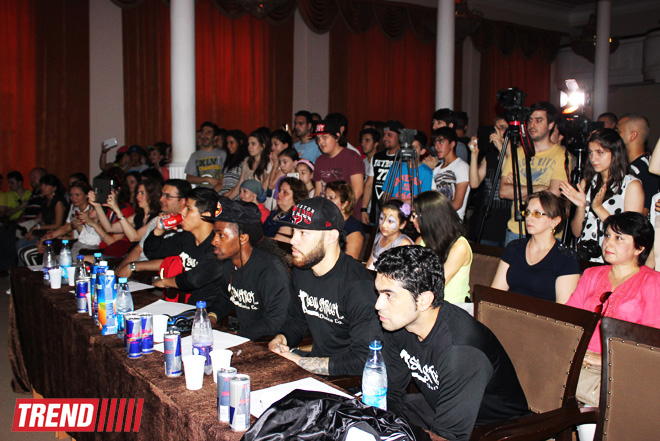 Американская группа "Soul Street Dance Co." и праздник хип-хопа в Баку (ФОТО)