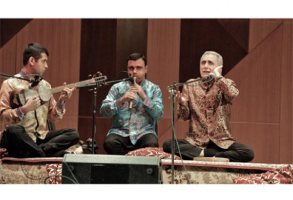 Алим Гасымов представил композицию “Xatirədir” (АУДИО)