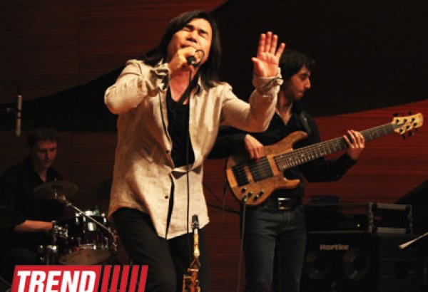 Батырхан Шукенов с аншлагом выступил в Международном центре мугама: "Баку - особенно родной для меня город" (ФОТО)