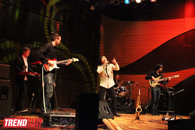 Батырхан Шукенов с аншлагом выступил в Международном центре мугама: "Баку - особенно родной для меня город" (ФОТО)