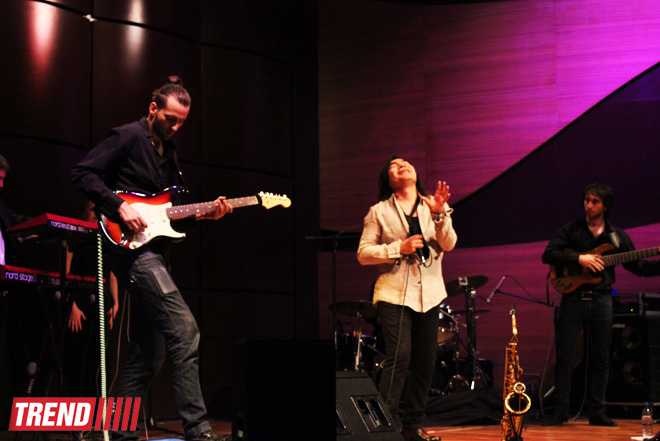 Батырхан Шукенов с аншлагом выступил в Международном центре мугама: "Баку - особенно родной для меня город" (ФОТО)