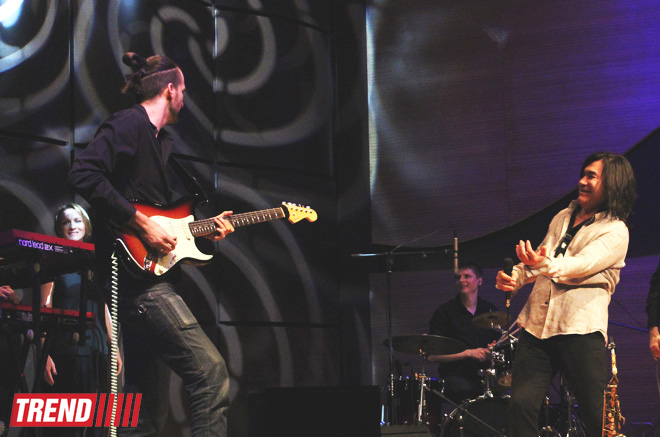 Батырхан Шукенов с аншлагом выступил в Международном центре мугама: "Баку - особенно родной для меня город" (ФОТО)