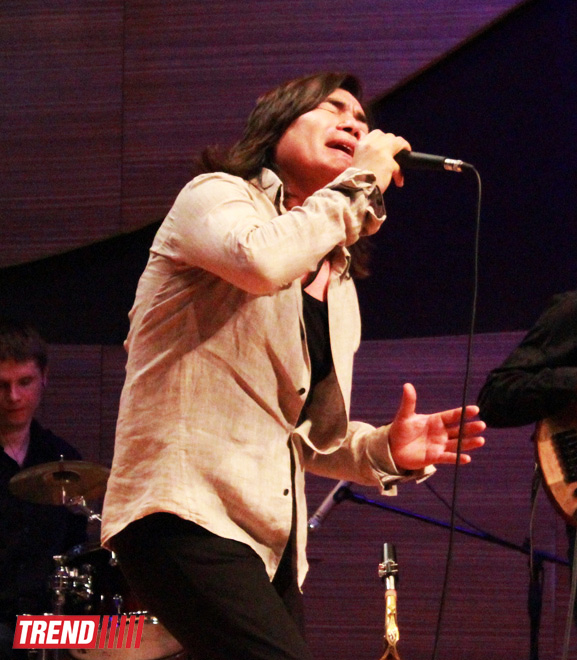 Батырхан Шукенов с аншлагом выступил в Международном центре мугама: "Баку - особенно родной для меня город" (ФОТО)