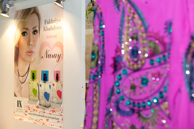 Фахрия Халафова представила в Париже этнический стиль Азербайджана и Африки (ФОТО)