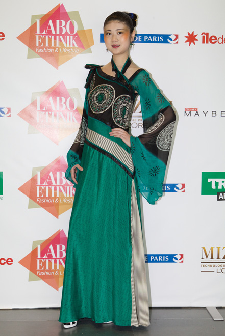 Фахрия Халафова представила в Париже этнический стиль Азербайджана и Африки (ФОТО)