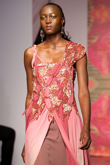 Фахрия Халафова представила в Париже этнический стиль Азербайджана и Африки (ФОТО)