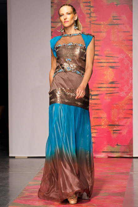 Фахрия Халафова представила в Париже этнический стиль Азербайджана и Африки (ФОТО)