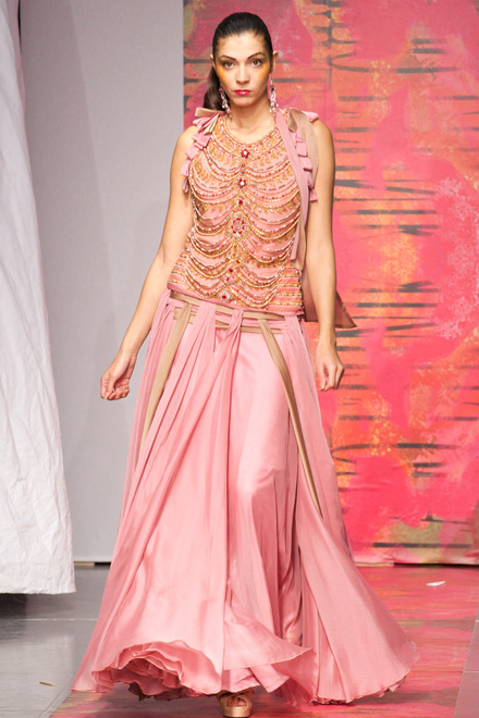 Фахрия Халафова представила в Париже этнический стиль Азербайджана и Африки (ФОТО)