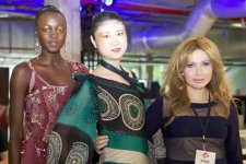 Фахрия Халафова представила в Париже этнический стиль Азербайджана и Африки (ФОТО)