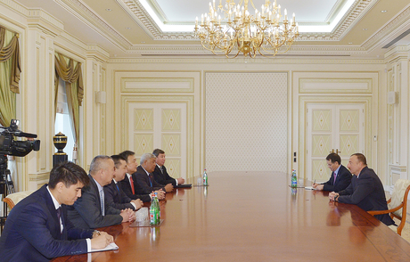 Ильхам Алиев принял делегацию во главе с председателем парламента Кыргызстана