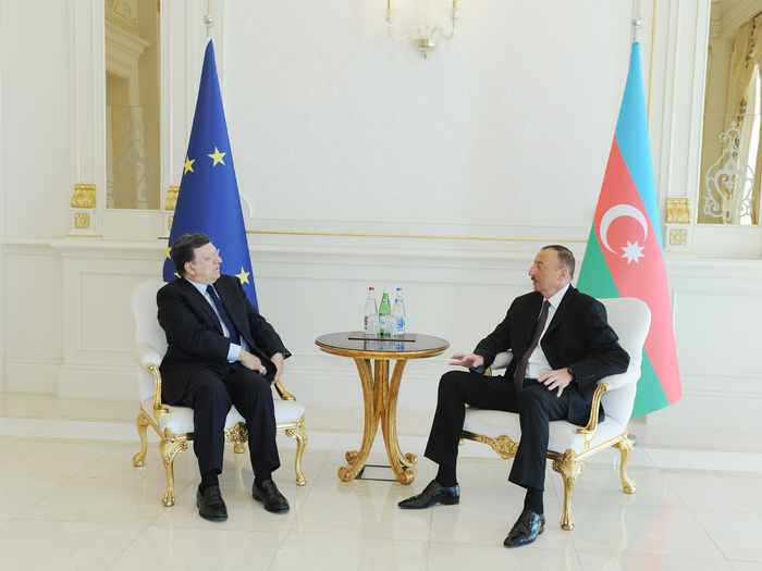 Состоялась встреча один на один Президента Азербайджана и председателя Еврокомиссии (ФОТО)