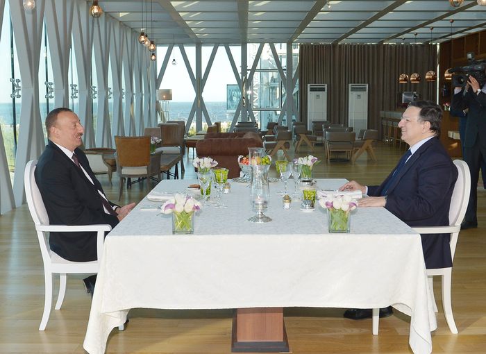 Состоялся совместный ужин Президента Азербайджана и председателя Еврокомиссии (ФОТО)