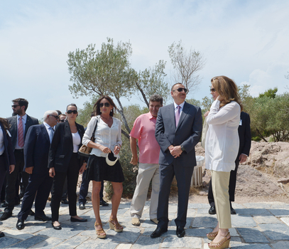 Президент Азербайджана и его супруга посетили Афинский акрополь (ФОТО)