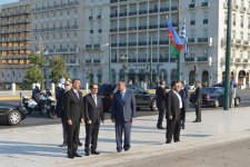 Президент Ильхам Алиев посетил могилу неизвестного солдата в Афинах (ФОТО)